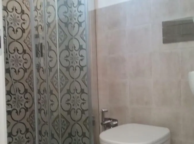 بيت ضيافة Rivamare San Terenzo 3*