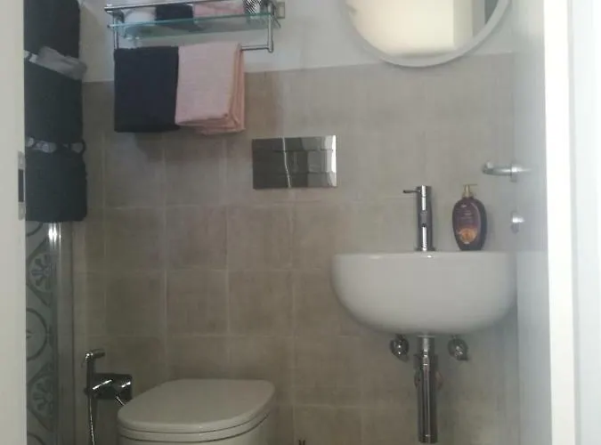 Rivamare San Terenzo بيت ضيافة ليريسي